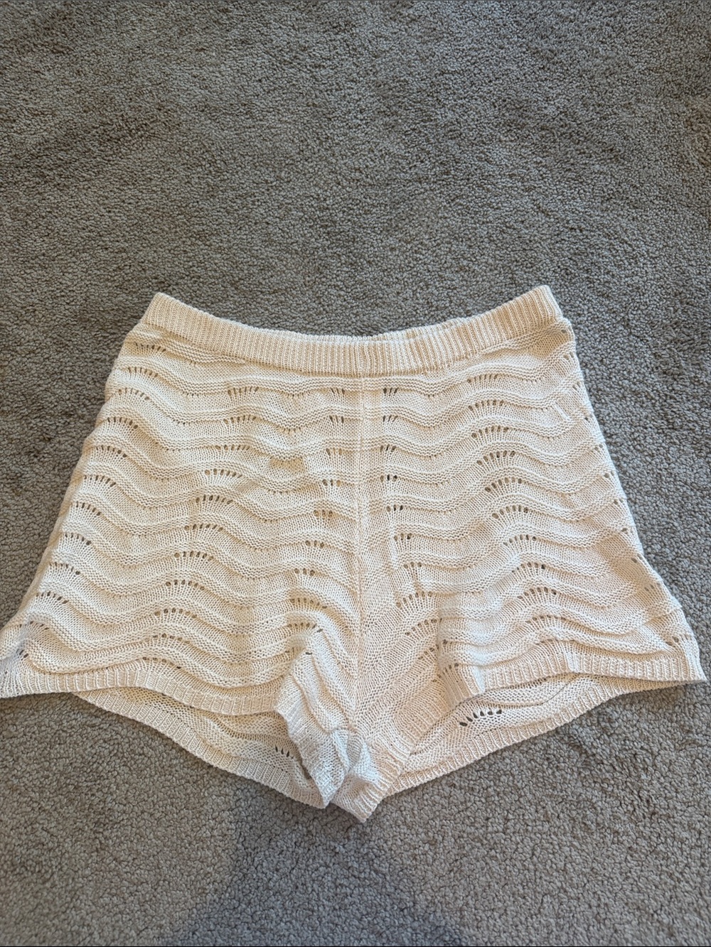 Cupshe Cream High-Waist Knit Wave Shorts